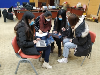 &ldquo;教育系統(tǒng)抗疫斗爭偉大實踐影像、海報展&rdquo;高校巡回展站走進(jìn)北大